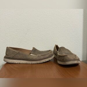 ARIAT WOMEN'S CRUISER 360 BOMBER BROWN SLIP-ON CASUAL SHOES - MOC TOE Size 9 Tan